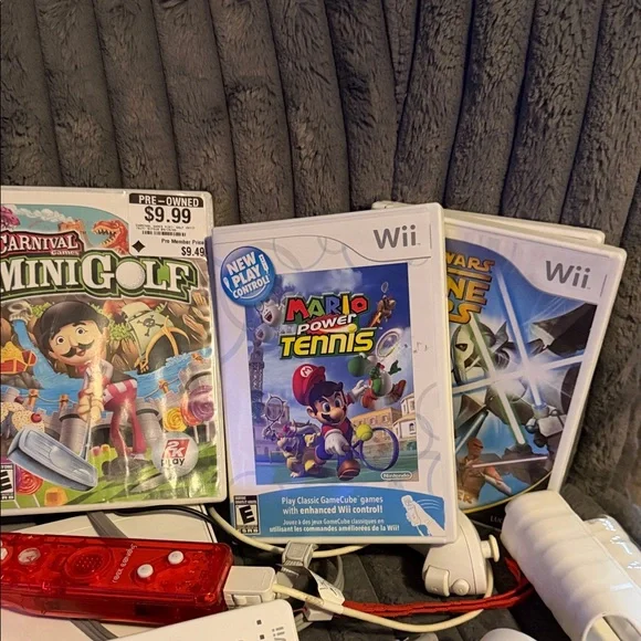 Nintendo Wii Console Bundle w/ 2 Remotes and TONS of extras/8 games WORKS GREAT - Picture 8 of 13